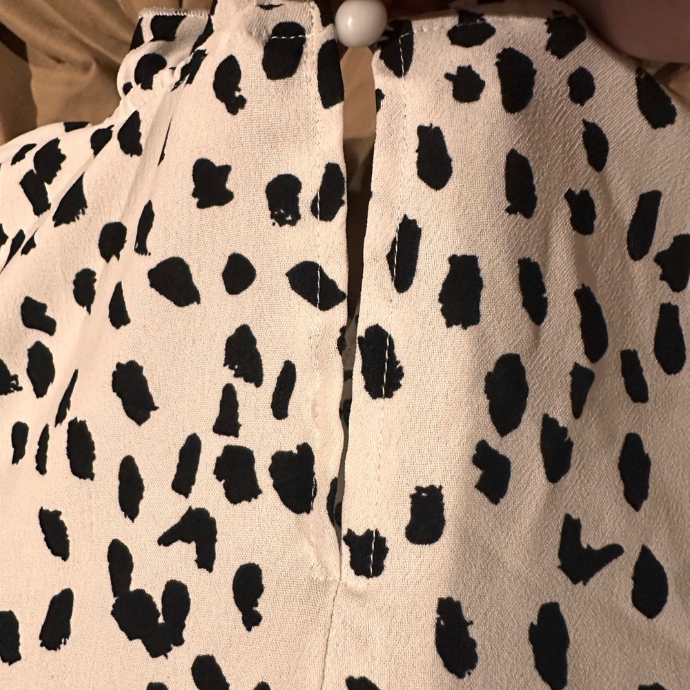 Stylish Black and White Polka Dot Women's Top - Picture 3 of 3